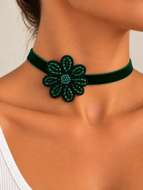 Choker Esmeralda de Ann Estacio