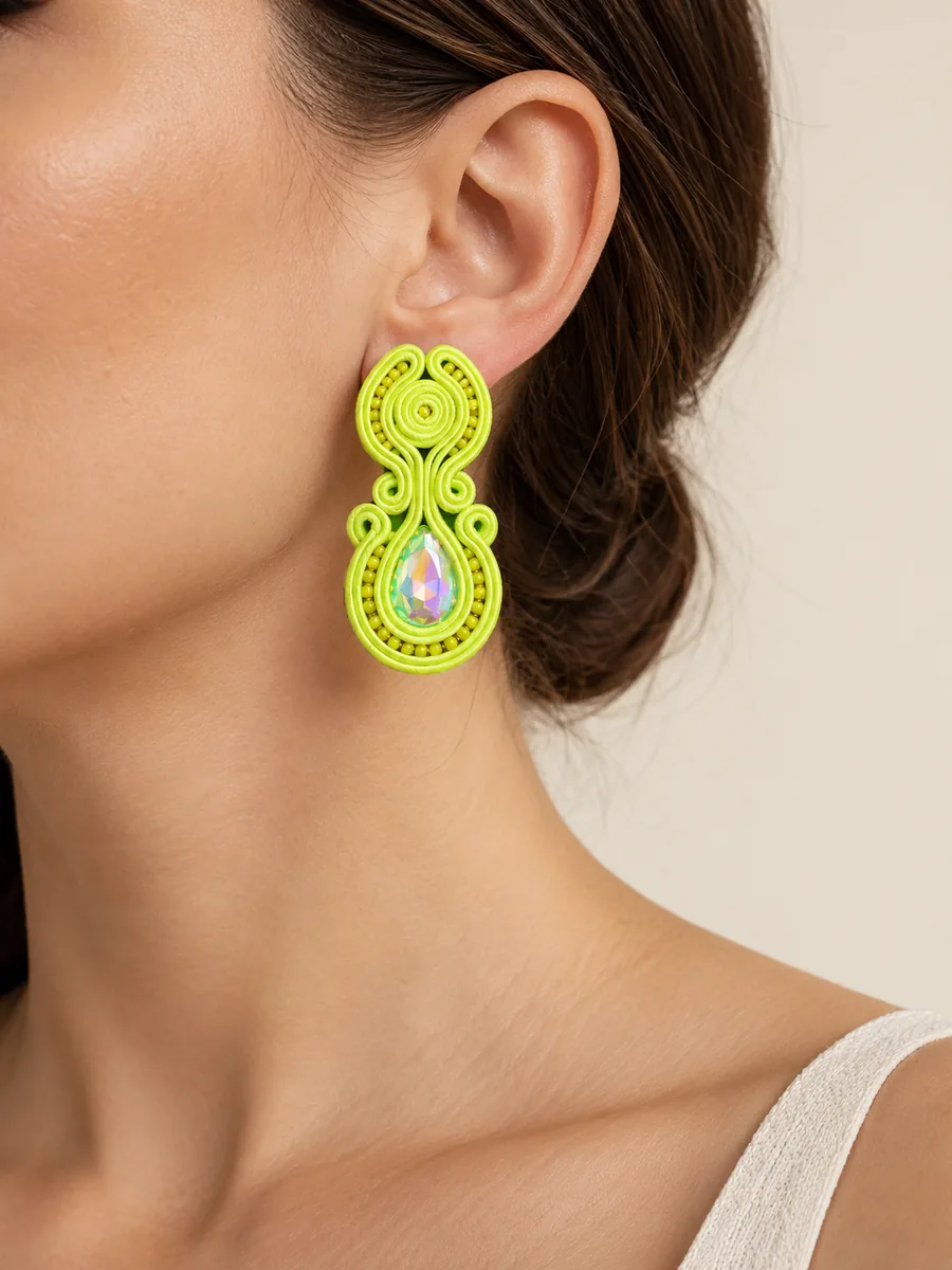 Pendientes Macarena en amarillo flúor de Ann Estacio — foto 3